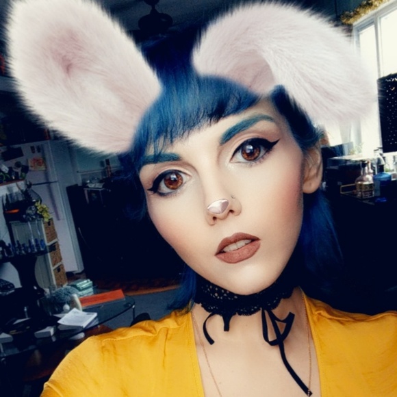 Meet your Posher, Faith - Picture 2 of 3